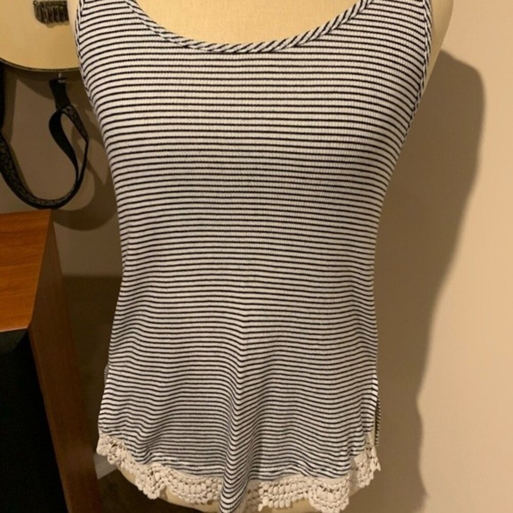 Sonoma black and white striped tank size small